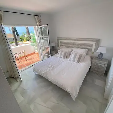 Casa Jendy - 4 Bed Townhouse 펜션 에스테포나