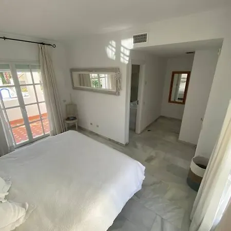 펜션 Casa Jendy - 4 Bed Townhouse 에스테포나