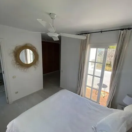 펜션 Casa Jendy - 4 Bed Townhouse 에스테포나