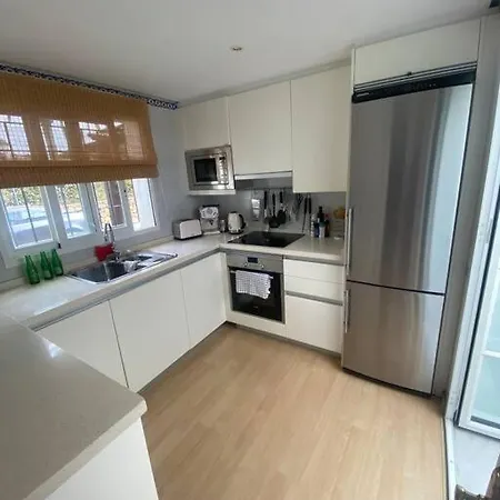 Casa Jendy - 4 Bed Townhouse * 에스테포나