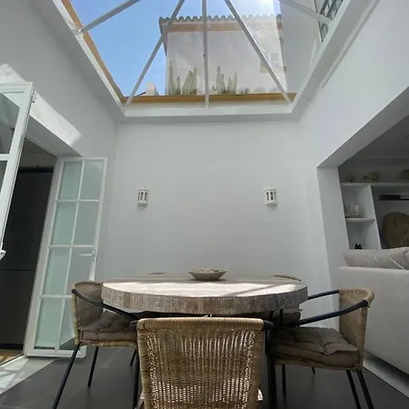 펜션 Casa Jendy - 4 Bed Townhouse 에스테포나